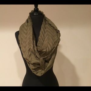 Infinity scarf